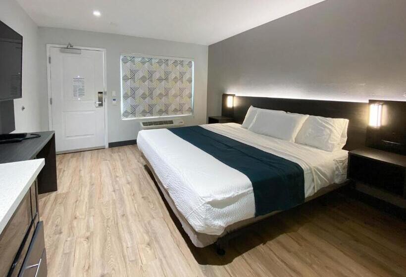장애인을 위한 킹사이즈 침대 스탠다드 룸, Studio 6 Suites Stockton, Ca Waterfront