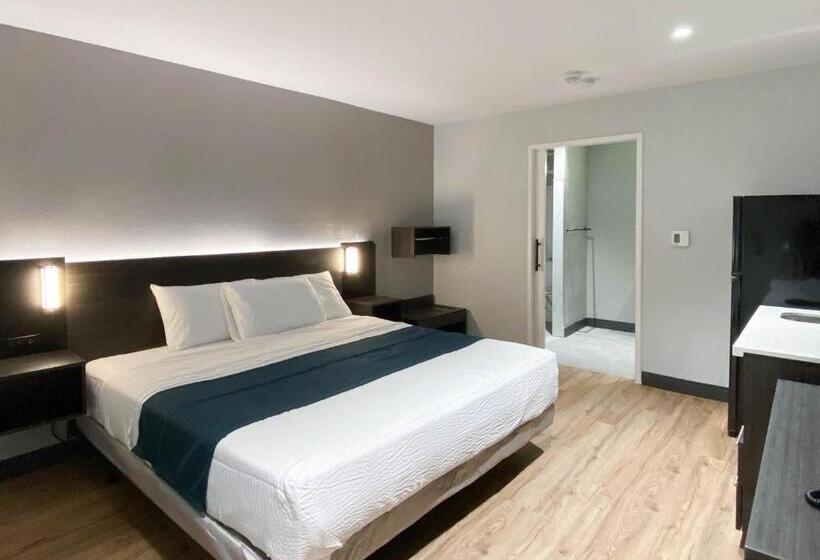장애인을 위한 킹사이즈 침대 스탠다드 룸, Studio 6 Suites Stockton, Ca Waterfront