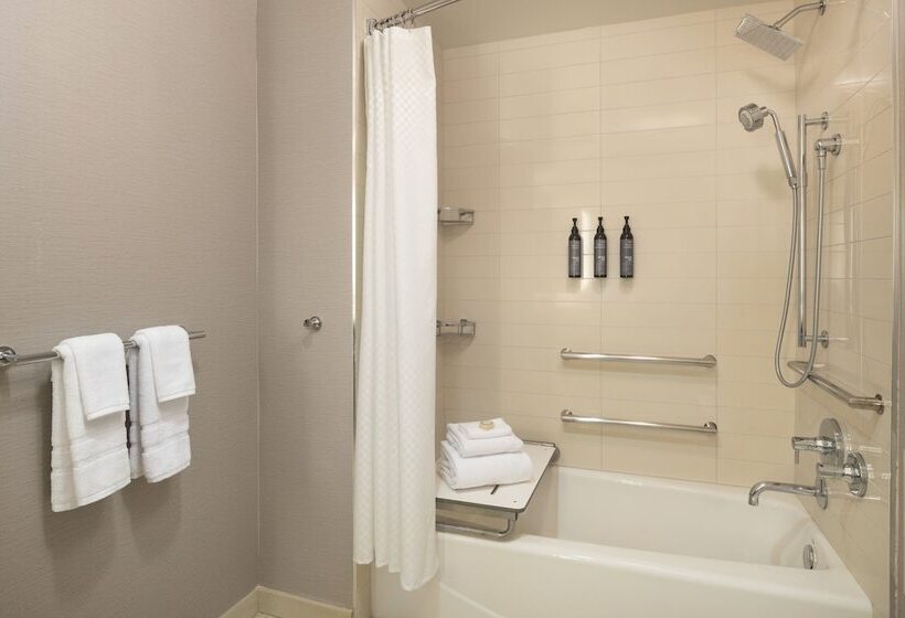 身障者適用ダブルベッド付きスタンダードルーム, The Westin South Coast Plaza, Costa Mesa