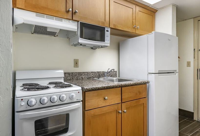 Номер Deluxe Вид на Море, Tropical Winds Resort