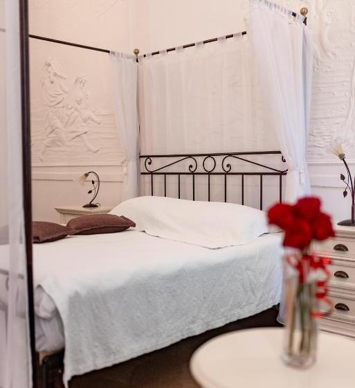 Номер Deluxe с Балконом, Boutique Hotel Kaštel