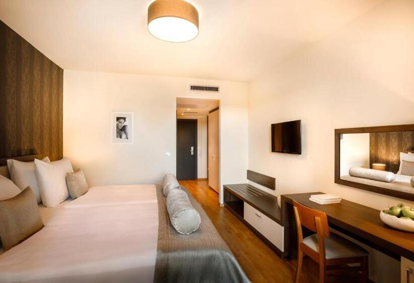 اتاق استاندارد با بالکن, Remisens Bel Moretto   Hotel Metropol Annexe