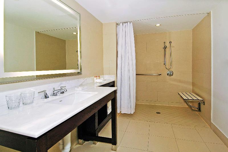 اتاق استاندارد با بالکن, The Condado Plaza
