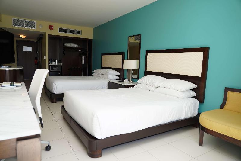 اتاق استاندارد با بالکن, The Condado Plaza