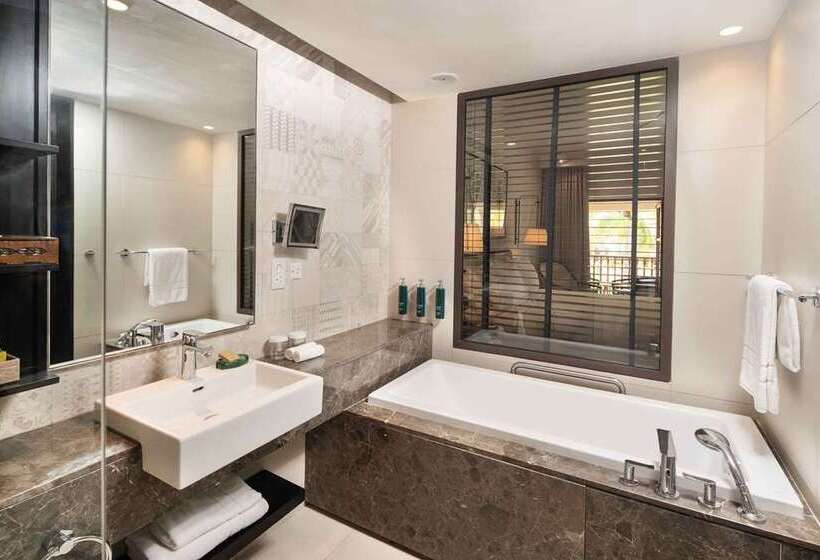سوئیت با تخت بزرگ, The Condado Plaza