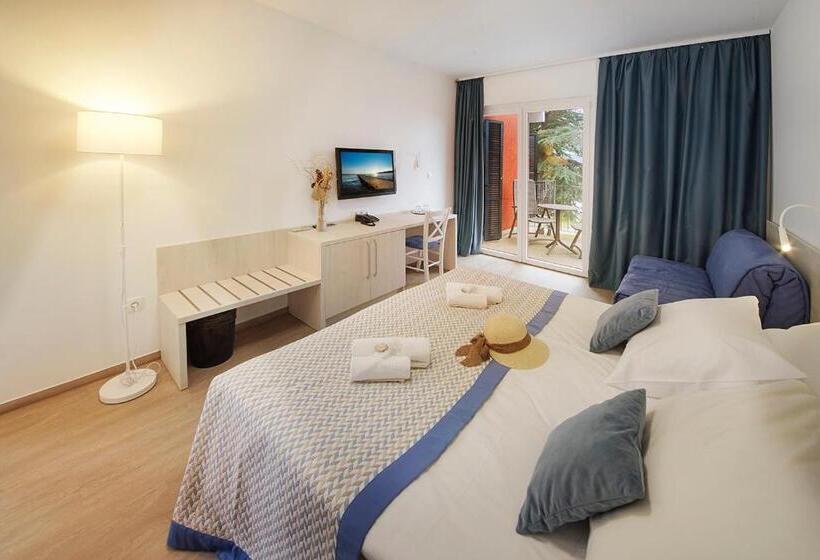 اتاق استاندارد با بالکن, Villa Balcony Or Terrace   Hotel & Resort Adria Ankaran