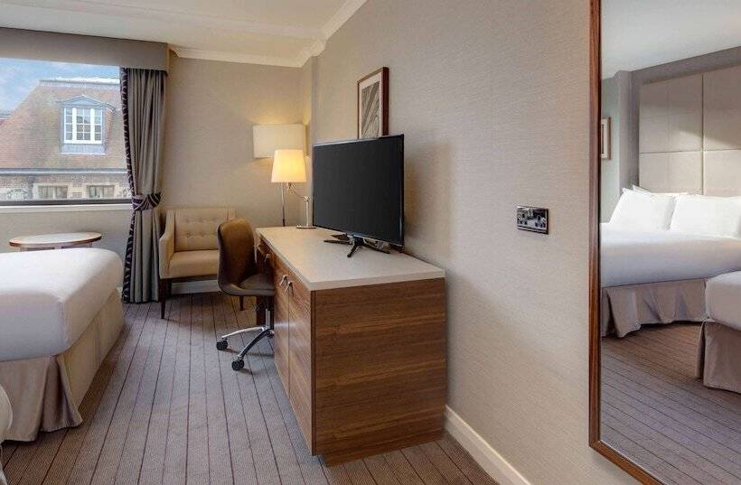Номер Стандарт 2 Двуспальные Кровати, Hilton Cambridge City Centre