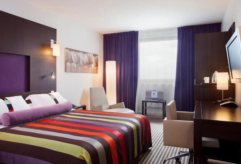 Номер Superior со СПА доступом, Holiday Inn Dijon Toison D Or, An Ihg