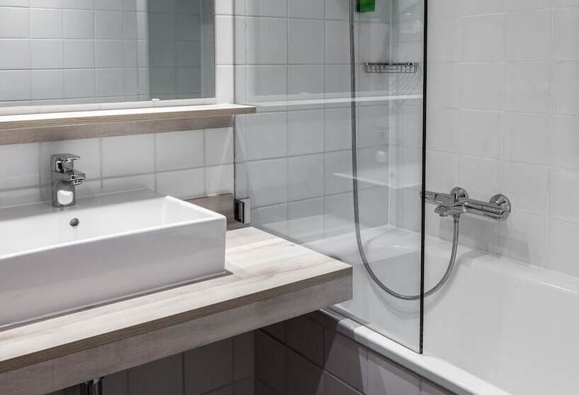 스탠다드 룸 더블 침대 2개, Holiday Inn Munich   South, An Ihg