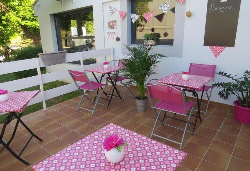 Номер Стандарт, Hôtel Kyriad Cap Sud
