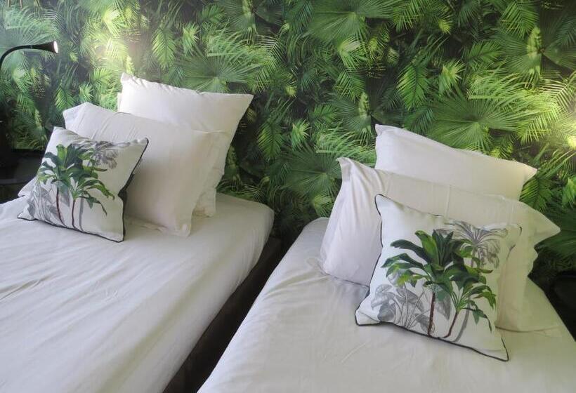 Номер Стандарт, Hôtel Kyriad Cap Sud