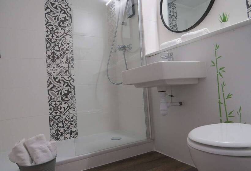 Номер Стандарт Двуспальная Кровать, Hôtel Kyriad Cap Sud