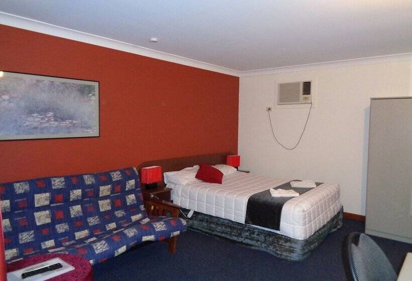 غرفة قياسية مزوَّدة بجاكوزي, Parkway Motel