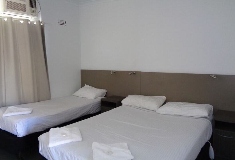 디럭스 룸, Parkway Motel