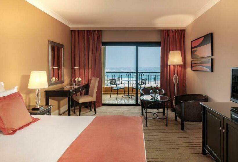 اتاق سه نفره دلوکس با چشم‌انداز دریا, Corinthia St George S Bay