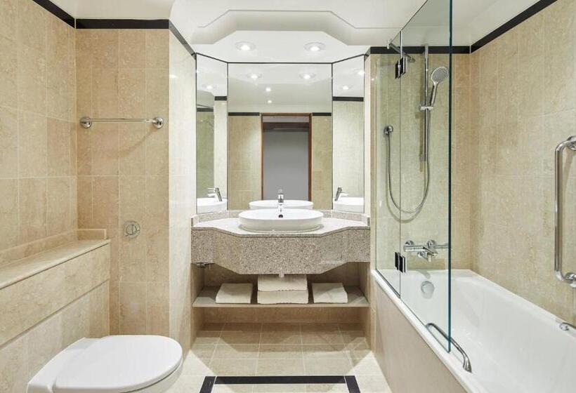 Полулюкс Президентский, Leeds Marriott