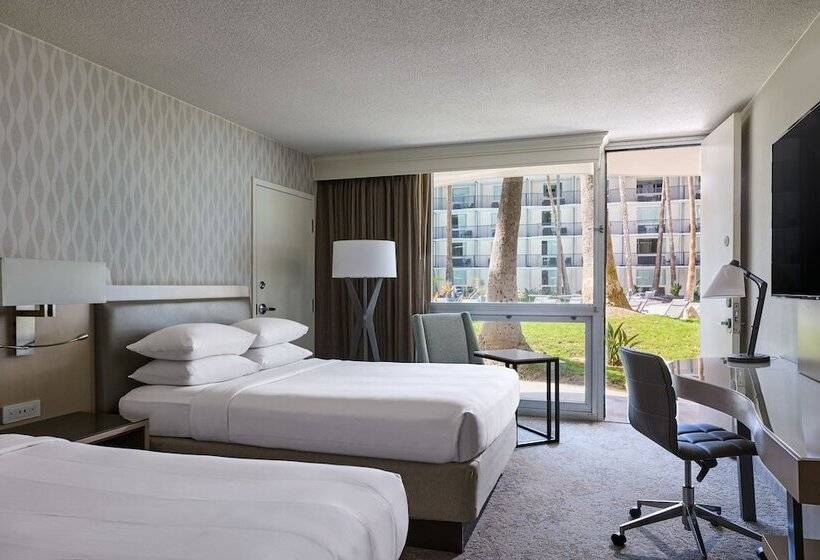 带2个双人床的标准工作室, Los Angeles Airport Marriott