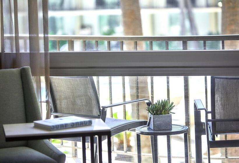 带2个双人床的标准工作室, Los Angeles Airport Marriott