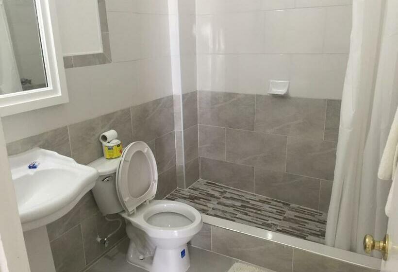 اتاق لوکس با بالکن و چشم‌انداز دریا, Ocean Palms