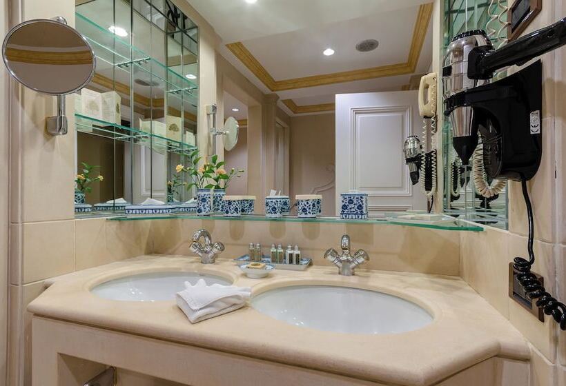 جناح جونيور, Olissippo Lapa Palace – The Leading Hotels Of The World