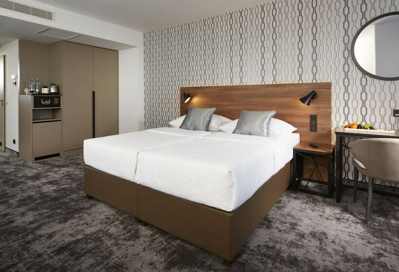 Quarto Deluxe, Orea Hotel Pyramida Praha