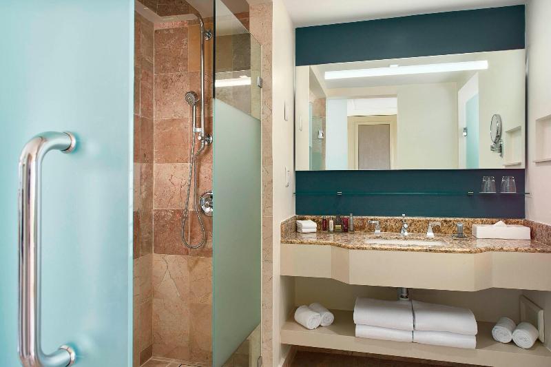 חדר סטנדרט עם מיטת קינג, Marriott Puerto Vallarta Resort & Spa