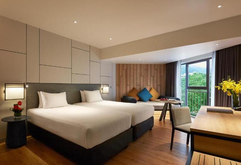 Номер Deluxe Вид на Море, Parkroyal Penang Resort