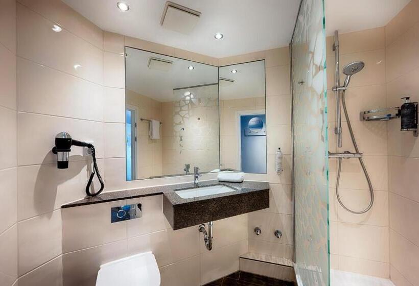 Quarto Estandar, Premier Inn Stuttgart Bad Cannstatt