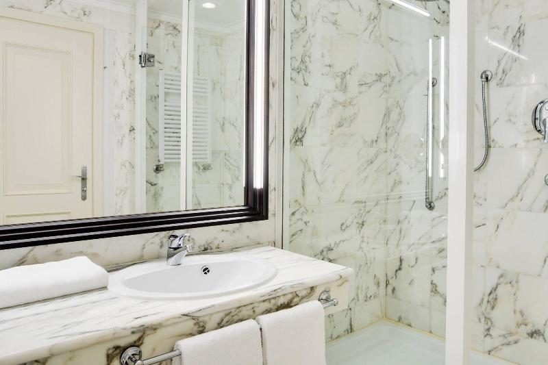 اتاق لوکس, Sheraton Lake Como