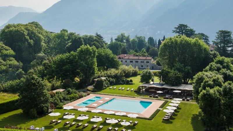 اتاق لوکس با چشم‌انداز استخر, Sheraton Lake Como