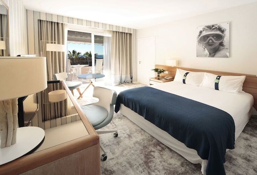 Номер Премиум Вид на Сад, Holiday Inn Nice   Port St Laurent, An Ihg