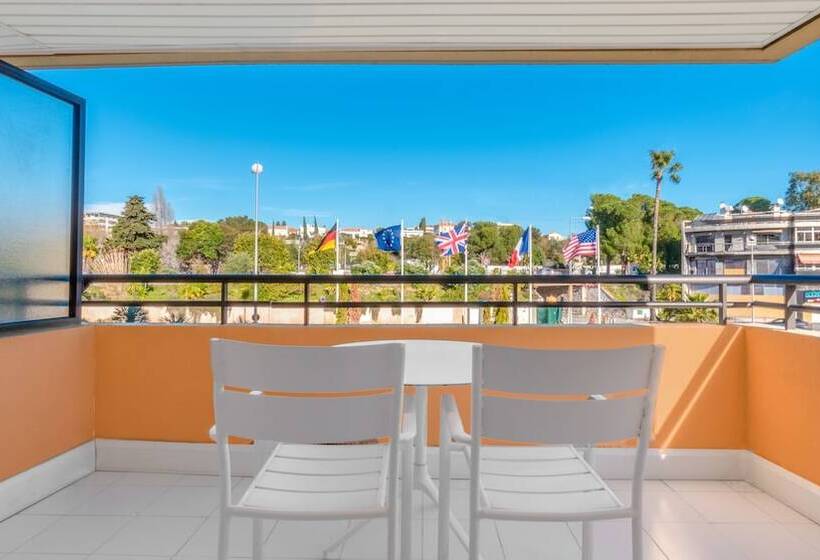 Номер Стандарт Двуспальная Кровать, Holiday Inn Nice   Port St Laurent, An Ihg