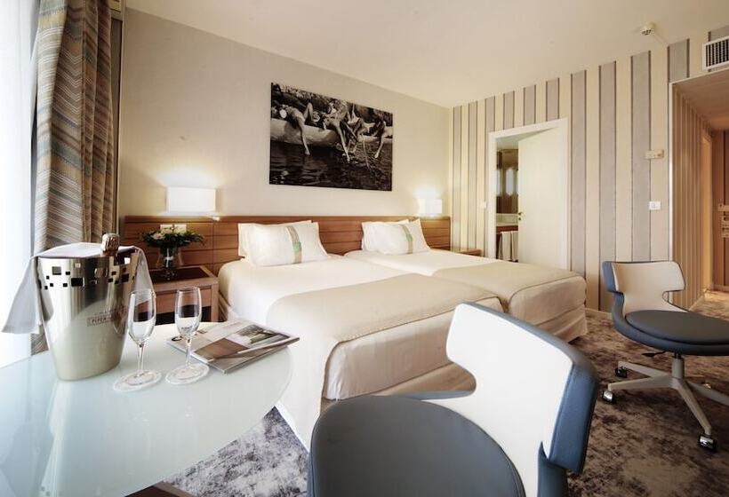 Номер Стандарт Адаптированный для Инвалидов, Holiday Inn Nice   Port St Laurent, An Ihg