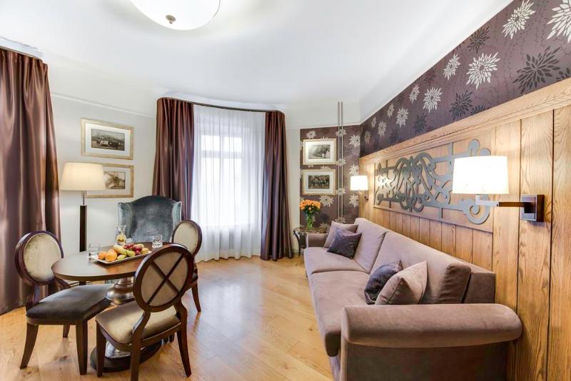 Suite, Metropole Hotel By Semarah
