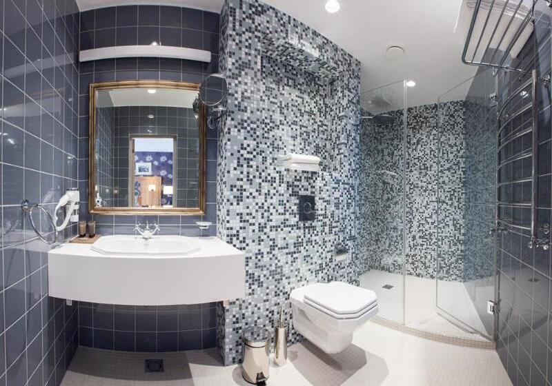 Quarto superior, Metropole Hotel By Semarah