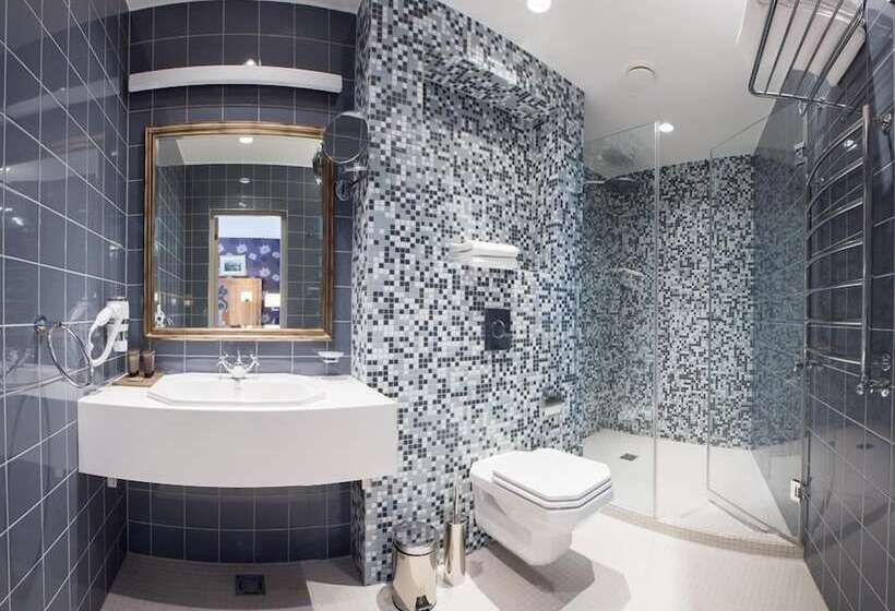 Quarto superior, Metropole Hotel By Semarah