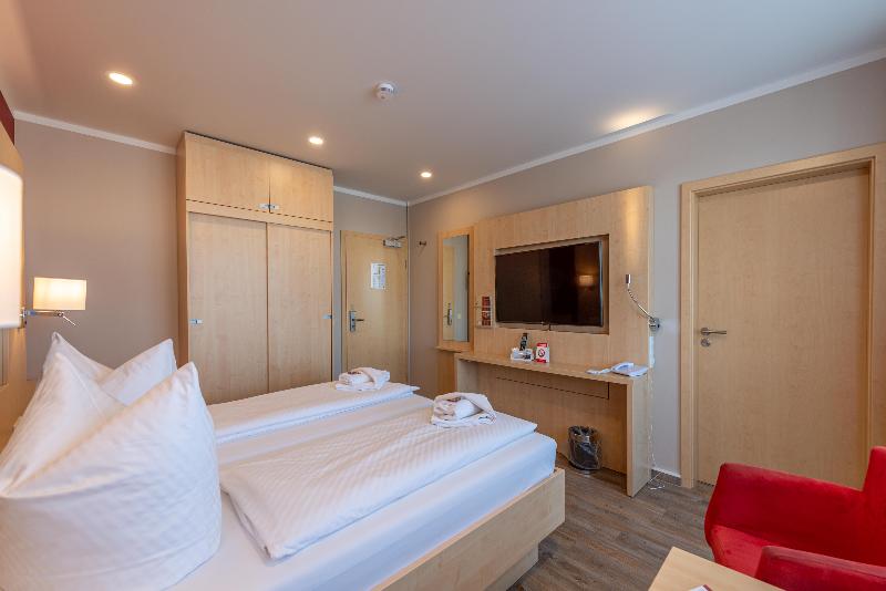 标准间带阳台, Das Hotel An Der Stadthalle   Rostock Hbf