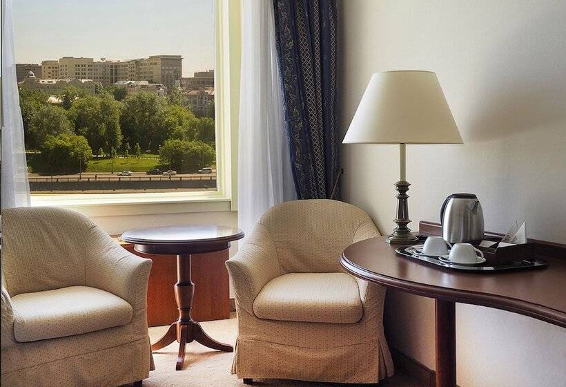 Номер Стандарт Вид на Реку, Radisson Slavyanskaya Hotel And Business Centre, Moscow