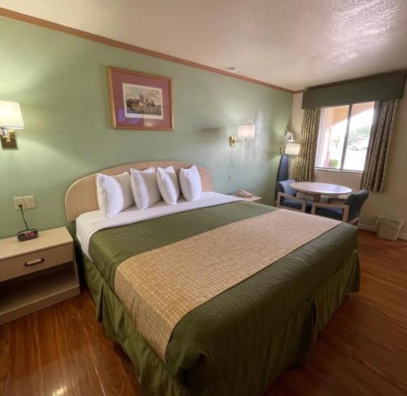 Quarto Estandar Cama King, Travelodge By Wyndham Holbrook