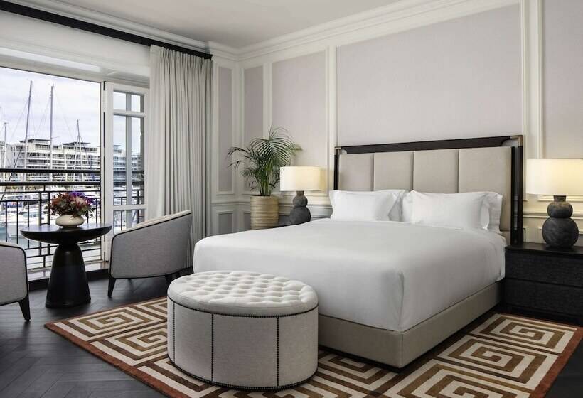 Люкс, Cape Grace, A Fairmont Managed