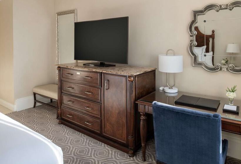 חדר דלוקס מותאם לאנשים עם מוגבלויות, The Roosevelt New Orleans  A Waldorf Astoria