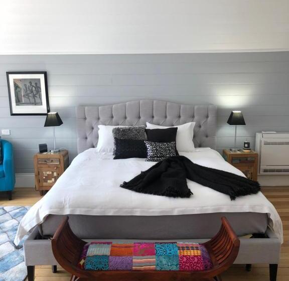 스위트 킹사이즈 침대, Arcoona Manor