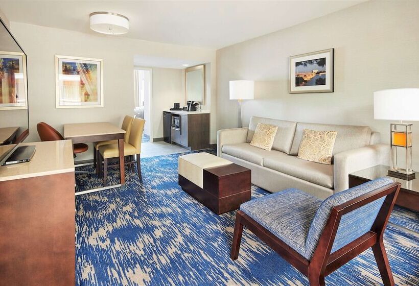 Suíte, Embassy Suites By Hilton Alexandria Old Town