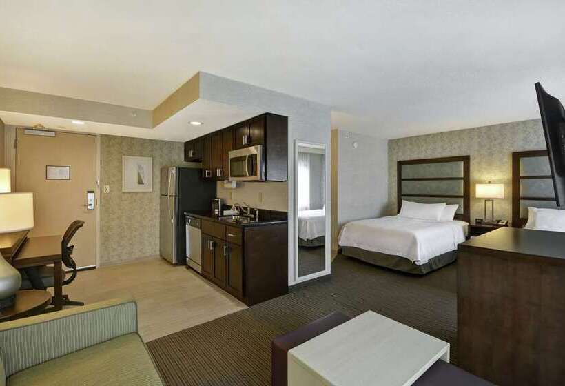 带阳台套房, Embassy Suites By Hilton Alexandria Old Town