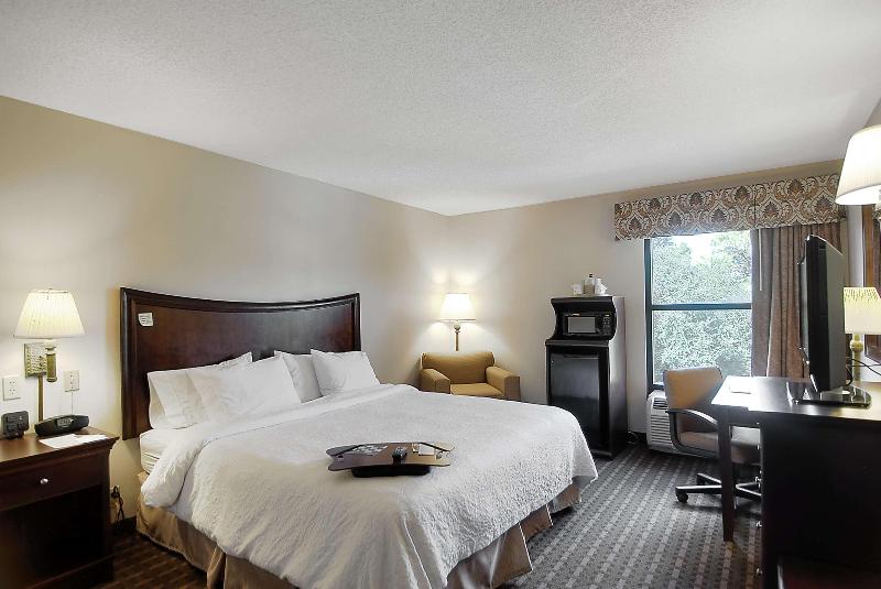 标准间, Holiday Inn Express & Suites Tampa Stadium   Airport Area, An Ihg