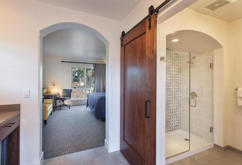 Номер Deluxe, La Playa Inn Santa Barbara