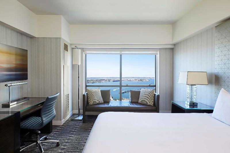 Standard Szoba King Size Bed, Manchester Grand Hyatt San Diego