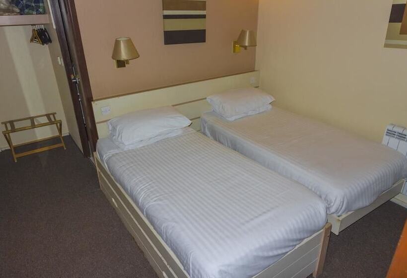 Номер Стандарт, Primelodge Rotherham