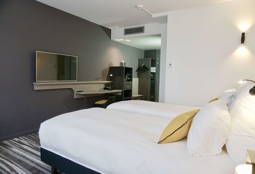 Номер Superior, Golden Tulip Roissy Saint Witz