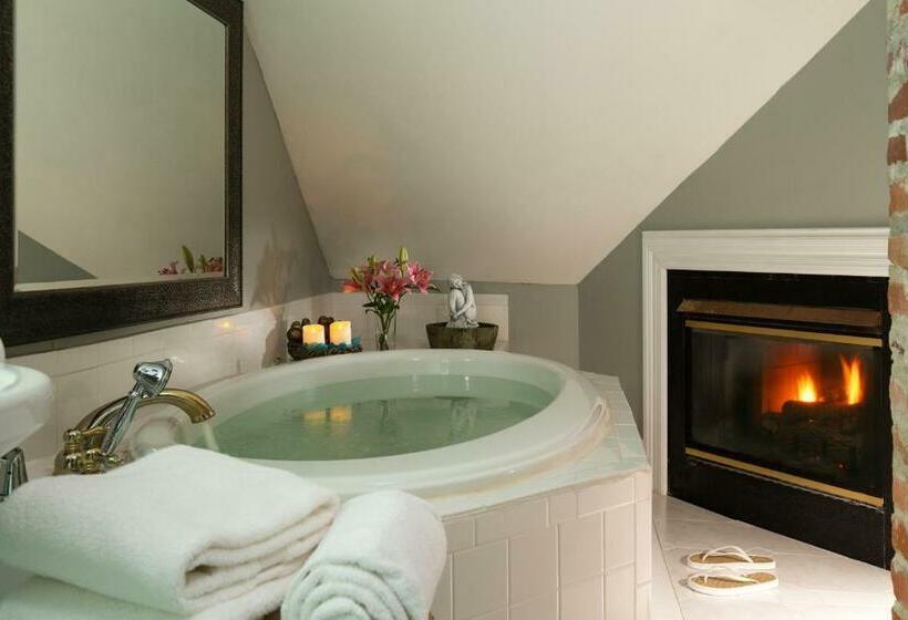 Номер Deluxe Кровать Кинг, White Doe Inn Bed & Breakfast